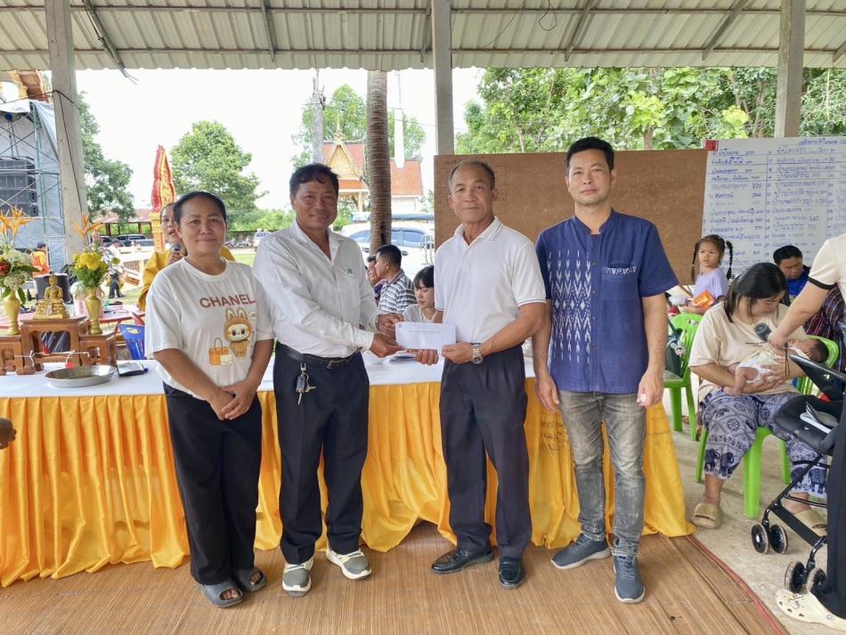 นายทอน บุตตะ นายกองค์การบริหารส่วนตำบลโนนงาม พร้อมด้วย หัวหน้าส่วนราชการ พนักงานจ้าง ร่วมงานบุญมหาสังฆทาน ณ วัดโนนงาม หมู่ที่ ๓ ตำบลโนนงาม 