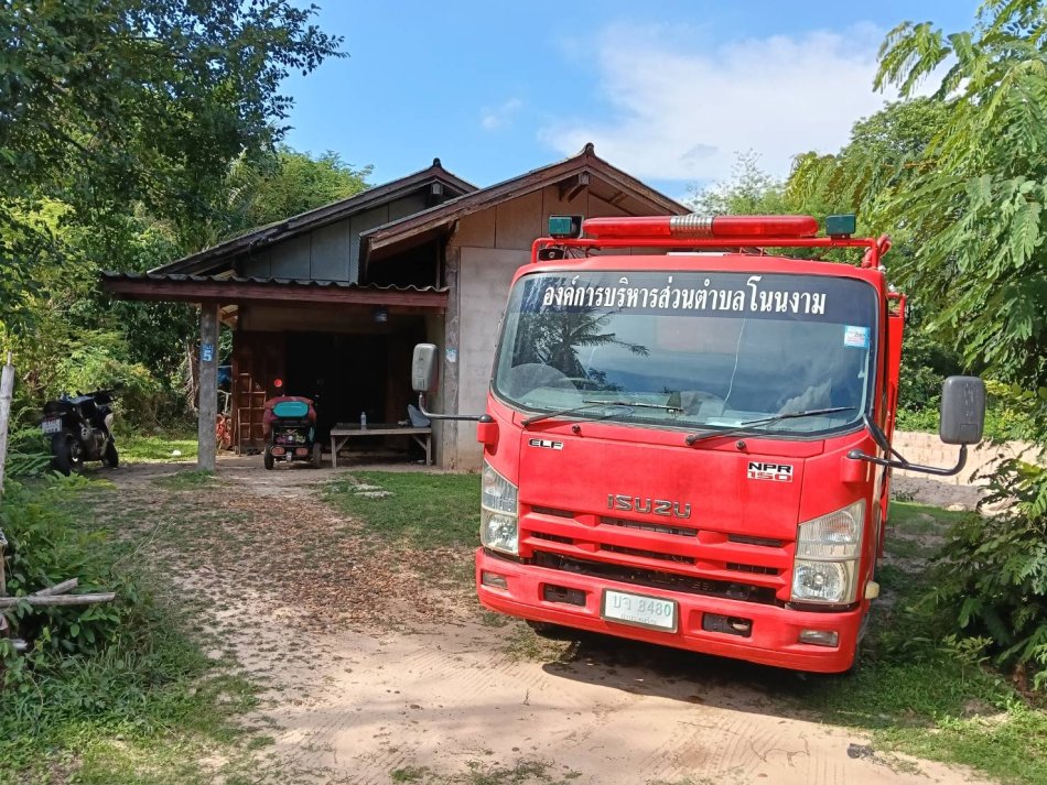 องค์การบริหารส่วนตำบลโนนงาม นำโดย นายคาร สุยะรัตน์ นายกองค์การบริหารส่วนตำบลโนนงาม มอบหมายงานป้องกันฯ ออกให้บริการประชาชน ในการส่งน้ำเพื่ออุปโภค บ้านคำไหล หมู่ที่ ๖ เนื่องจากน้ำประปาอยู่ระหว่างการซ่อมแซม