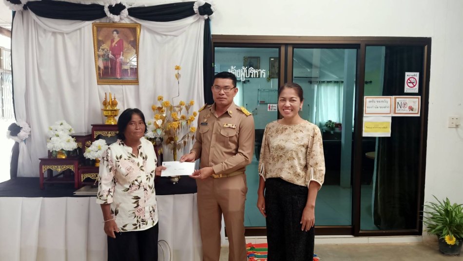 นายคาร สุยะรัตน์ นายกองค์การบริหารส่วนตำบลโนนงาม พร้อมด้วย นางสาวกฤษณารัตน์ กุลสิงห์ ปลัดองค์การบริหารส่วนตำบล มอบปัจจัยช่วยเหลือประชาชนผู้ประสบวาตภัย เมื่อวันที่ 3 พฤษภาคม พ.ศ 2569  ณ องค์การบริหารส่วนตำบลโนนงาม 